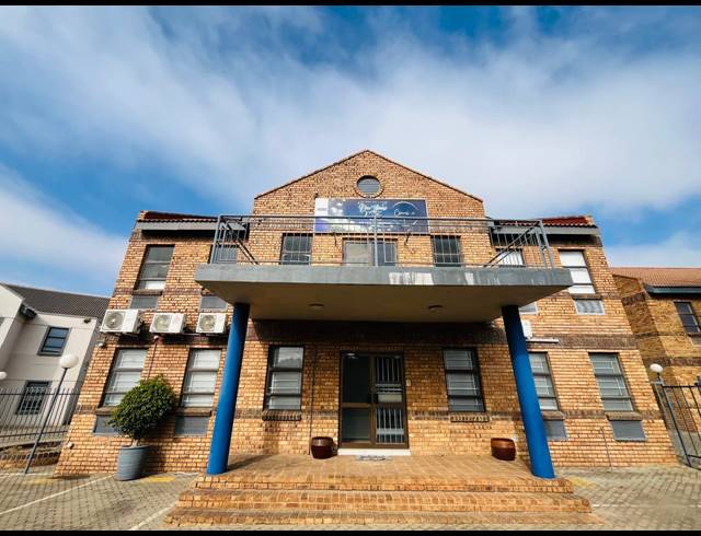 450M² OFFICE FOR SALE IN HALFWAY HOUSE